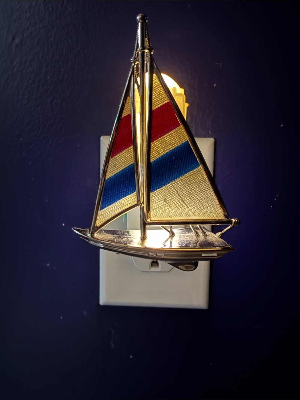 Bath & Body Works Nautical Sailboat Night Light with Red, Blue, Gold Sails